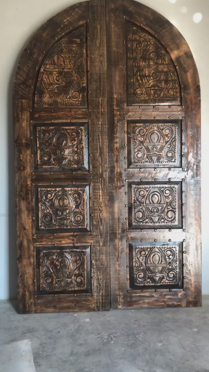 Hiram Carved Arch Door